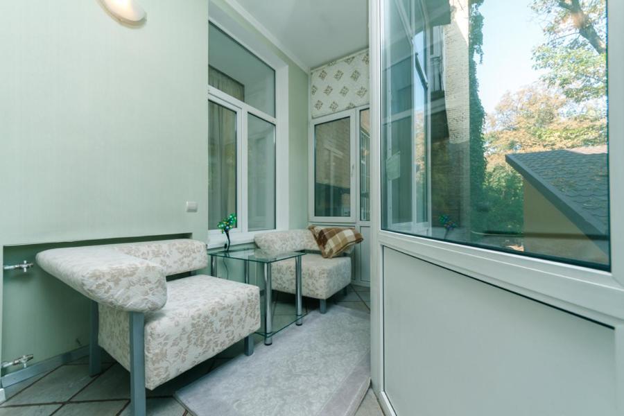 Stylish Two-Level Flat 2 Min From Khreschatyk Киев Экстерьер фото